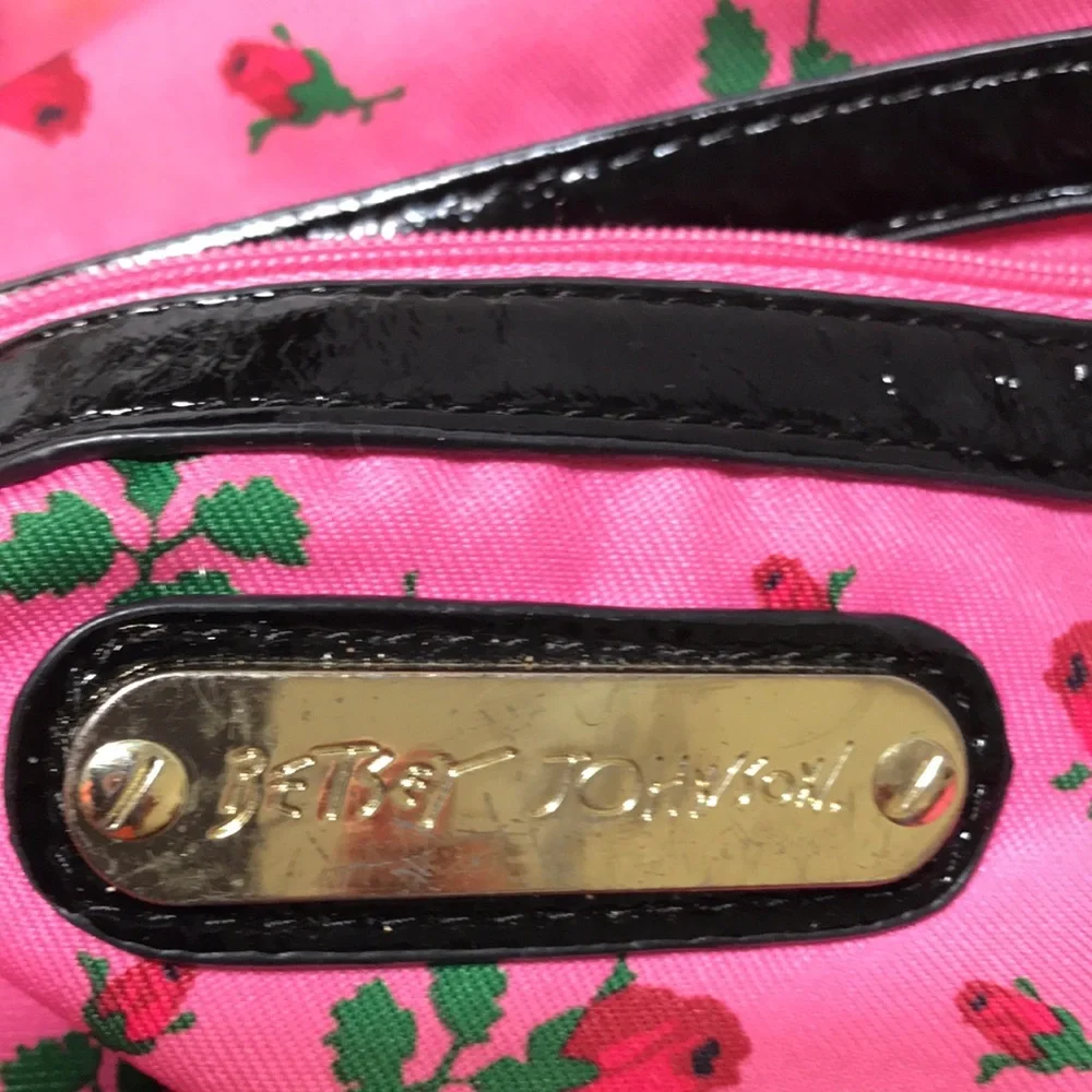 Betsy Johnson shoulder bag with partial chain strap - Picture 8 of 8